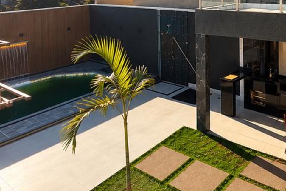 Piscina integrada à área gourmet